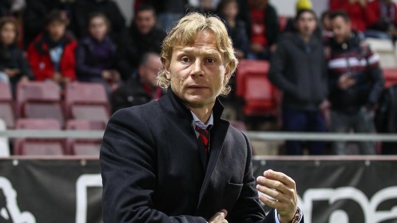 Валерий Карпин