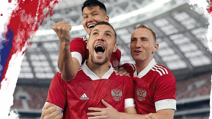 Adidas представил обновленную форму сборной России к Евро-2020 Adidas представил обновленную форму сборной России к Евро-2020