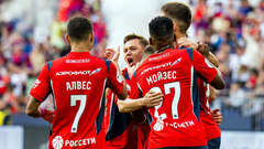 Игроки ЦСКА празднуют гол