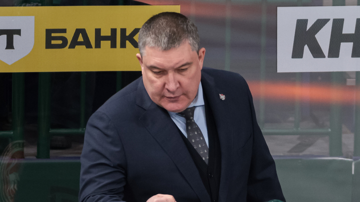 Анвар Гатиятулин — главный тренер «Ак Барса» Анвар Гатиятулин — главный тренер «Ак Барса»