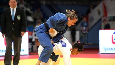 Венгерская дзюдоистка выиграла соревнования в категории до 78 кг 