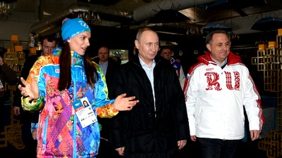 Виталий Мутко в компании Елены Исинбаевой и Владимира Путина Виталий Мутко в компании Елены Исинбаевой и Владимира Путина